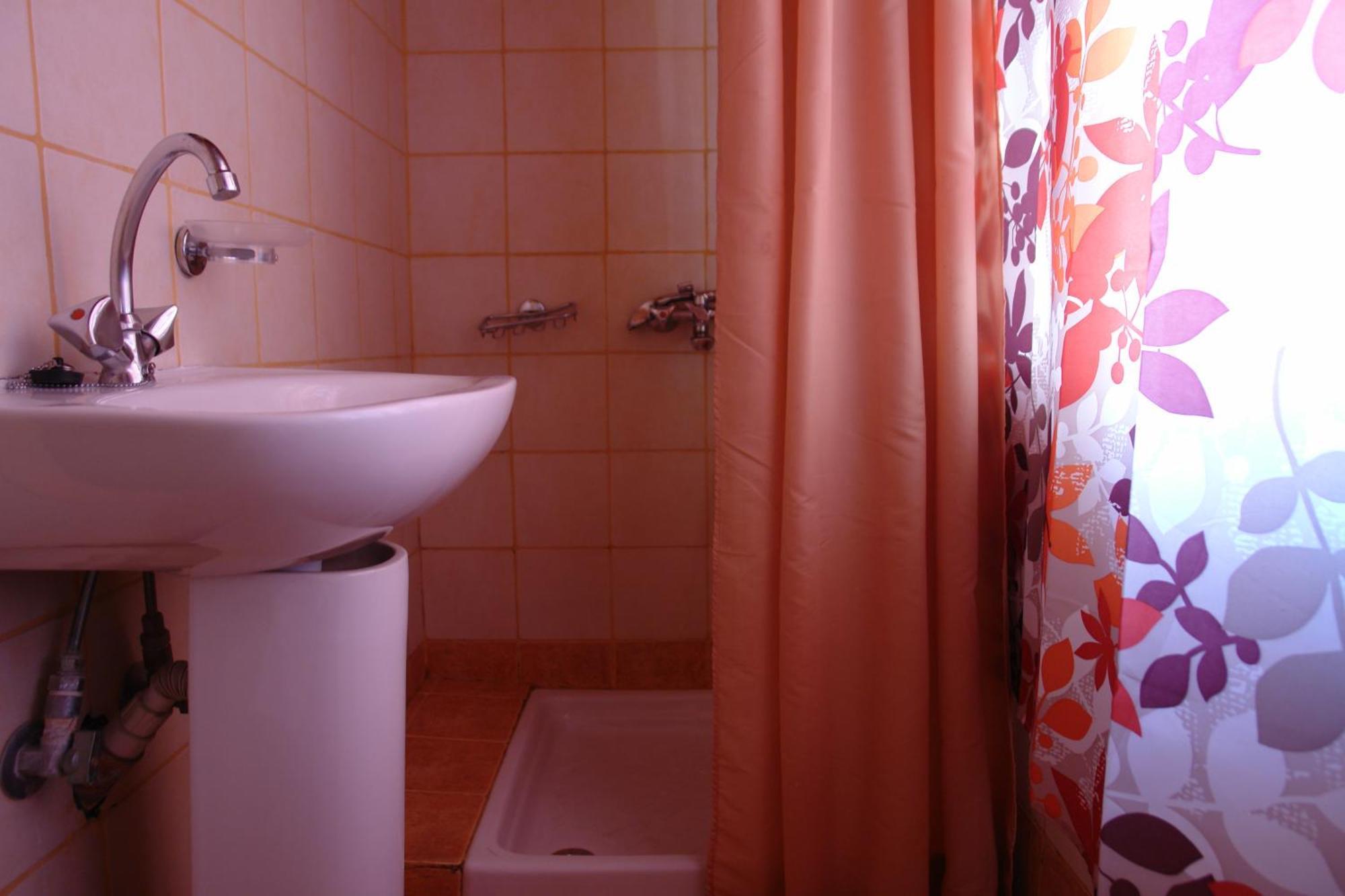חאניה Earini Rooms And Apartments מראה חיצוני תמונה