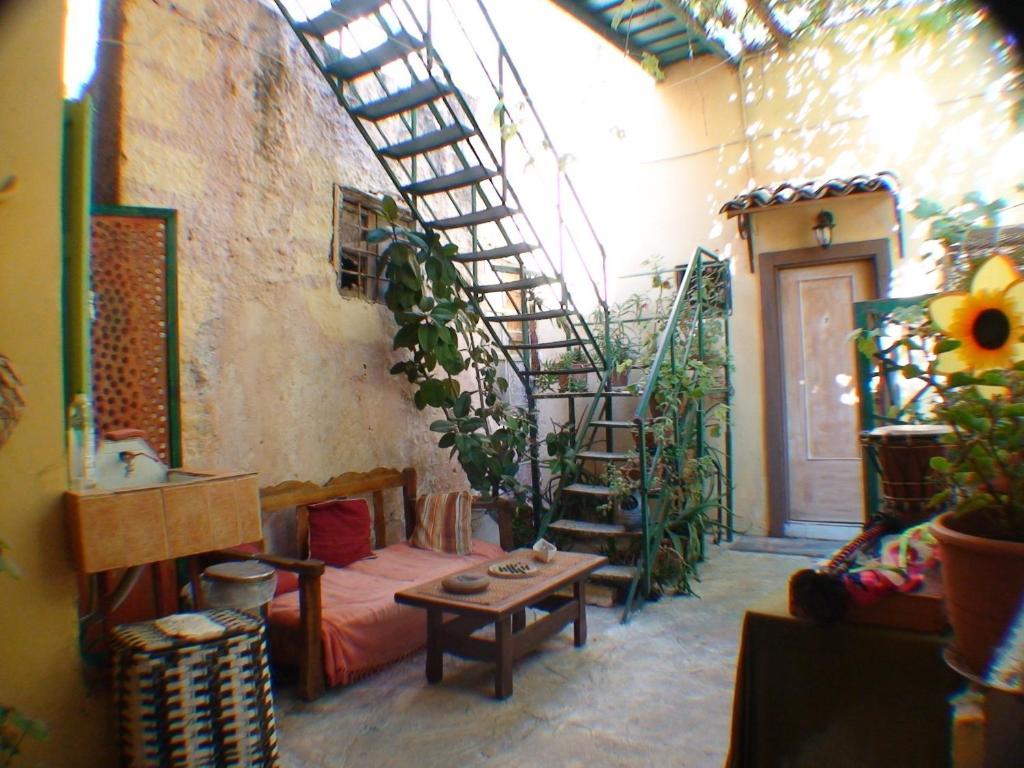חאניה Earini Rooms And Apartments מראה חיצוני תמונה